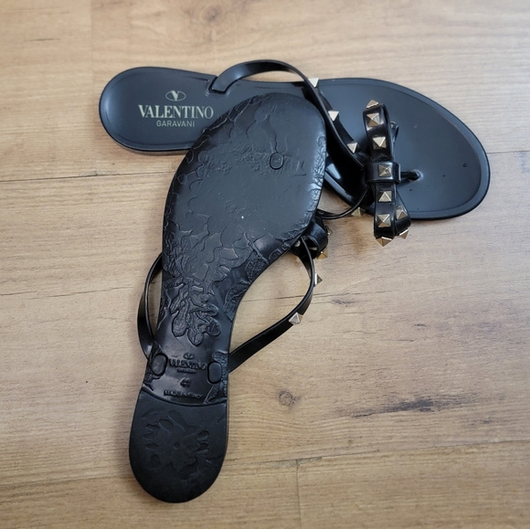 Valentino Garavani Rockstud Rubber PVC Sandals - Picture 10 of 16